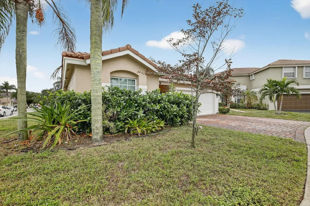 1051 NW 124th Terrace Sunrise FL 33323