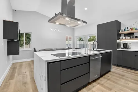 1051 NW 124th Terrace Sunrise FL 33323
