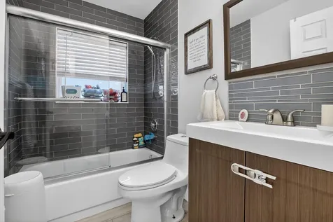 1051 NW 124th Terrace Sunrise FL 33323