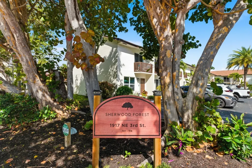 1917 NE 3rd Street Deerfield Beach FL 33441