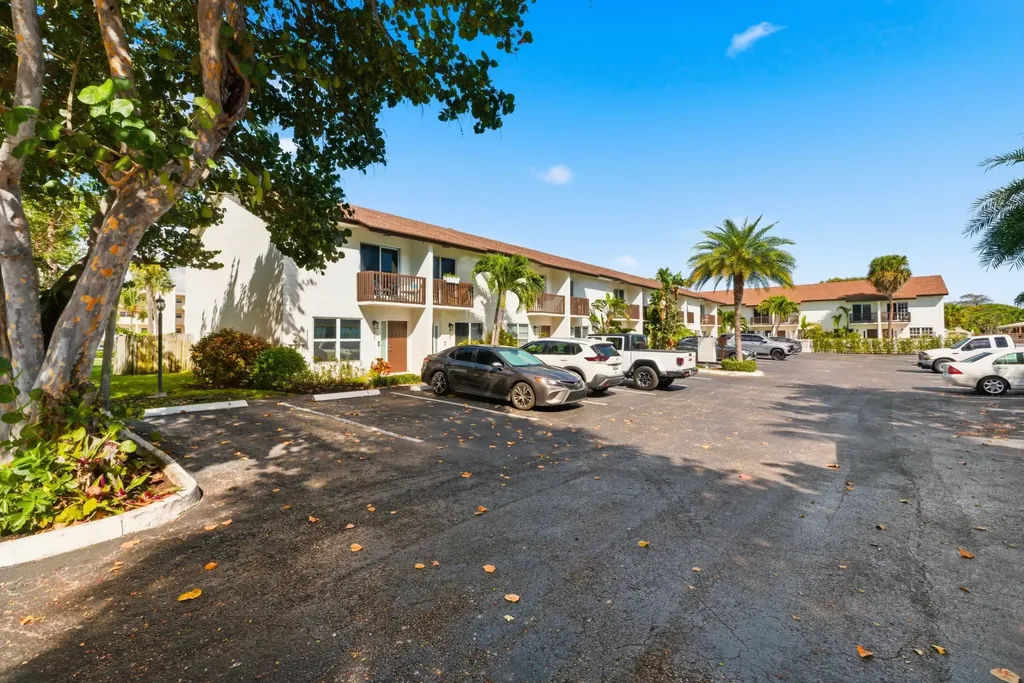 1917 NE 3rd Street Deerfield Beach FL 33441