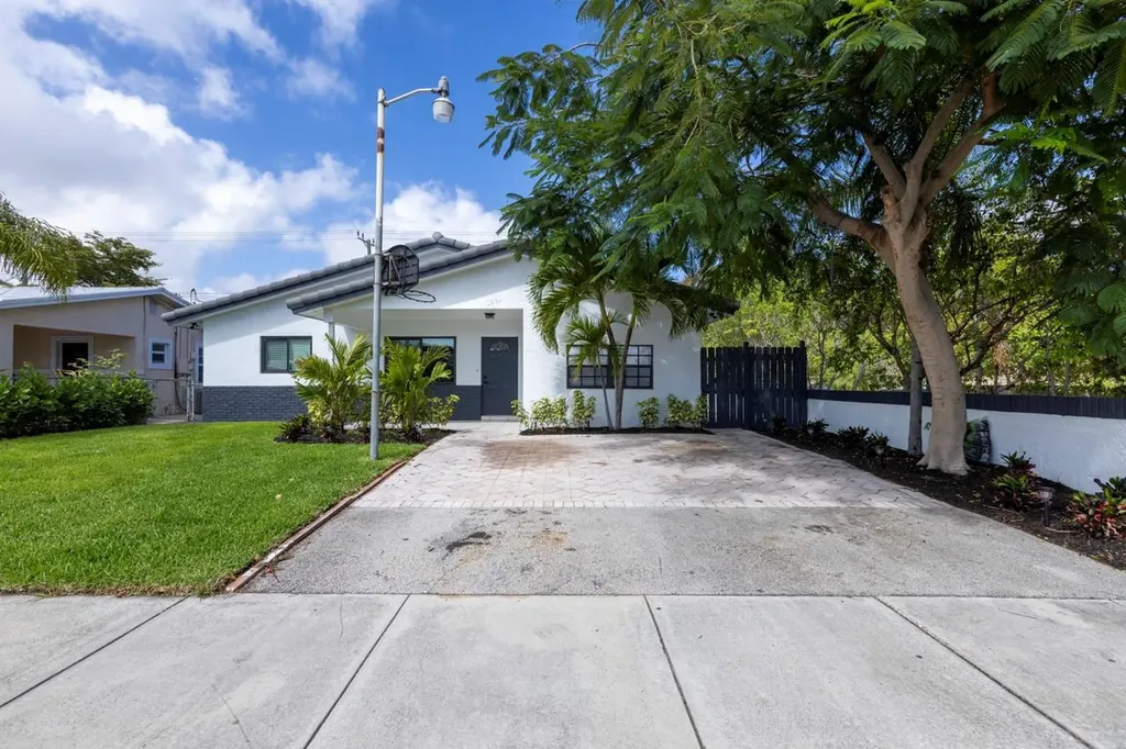 1681 NE 39th Street Pompano Beach FL 33064