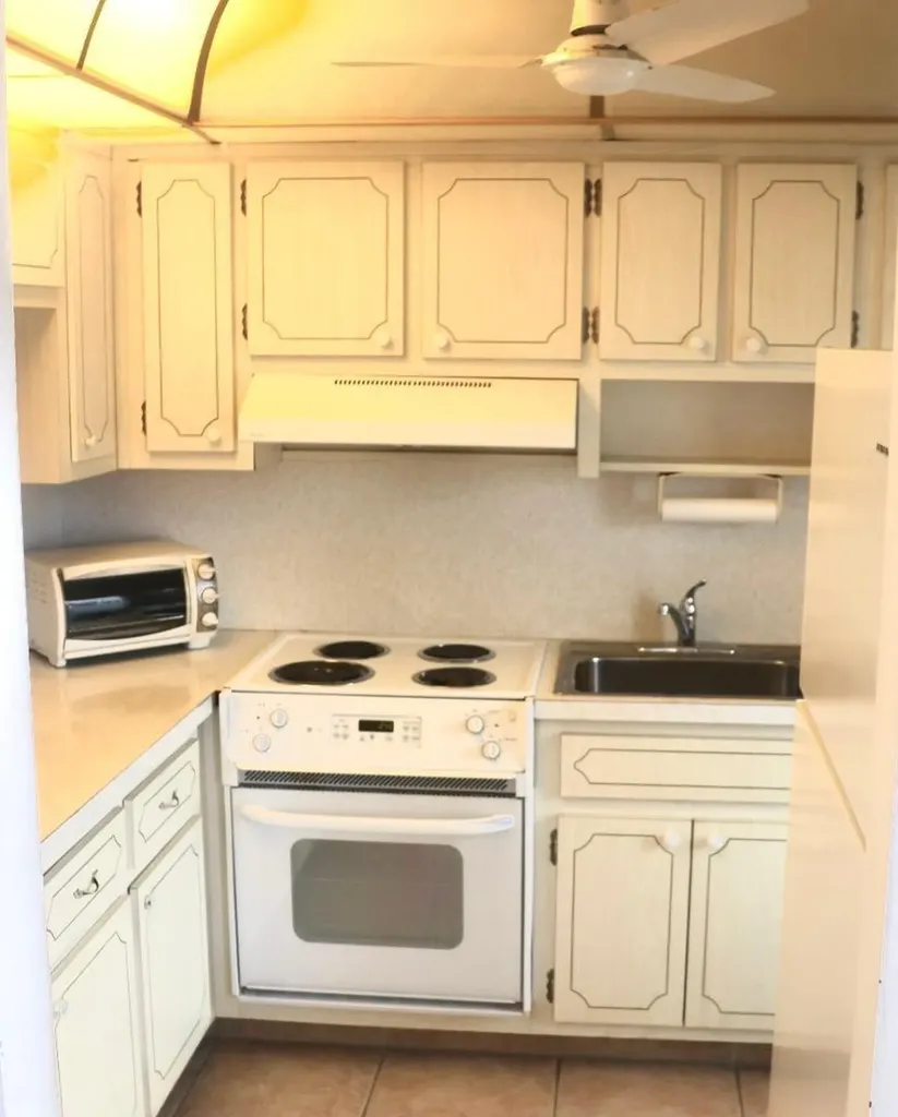 2050 NE 39th Street Lighthouse Point FL 33064
