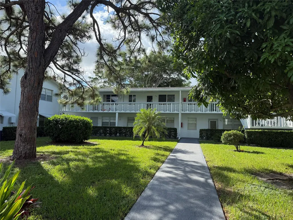 203 Tilford J Deerfield Beach FL 33442