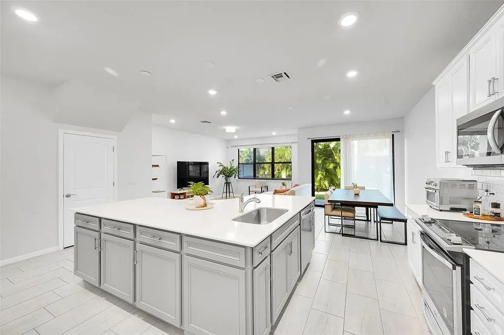 8247 Cinch Way Lake Worth FL 33467