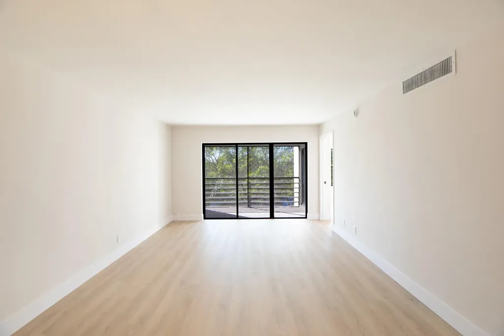 2322 S Cypress Bend Drive Pompano Beach FL 33069