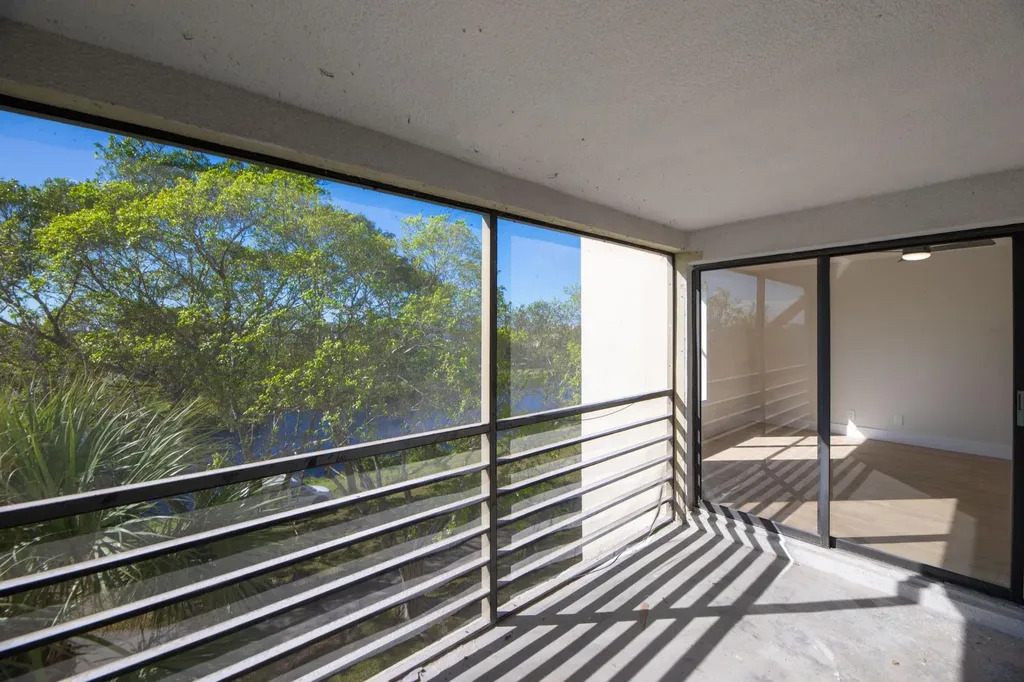 2322 S Cypress Bend Drive Pompano Beach FL 33069