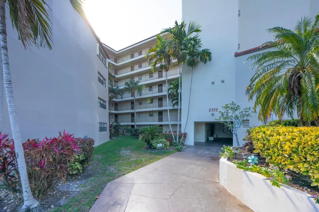 2322 S Cypress Bend Drive Pompano Beach FL 33069