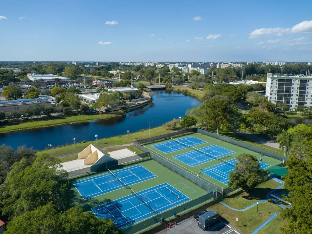 2322 S Cypress Bend Drive Pompano Beach FL 33069