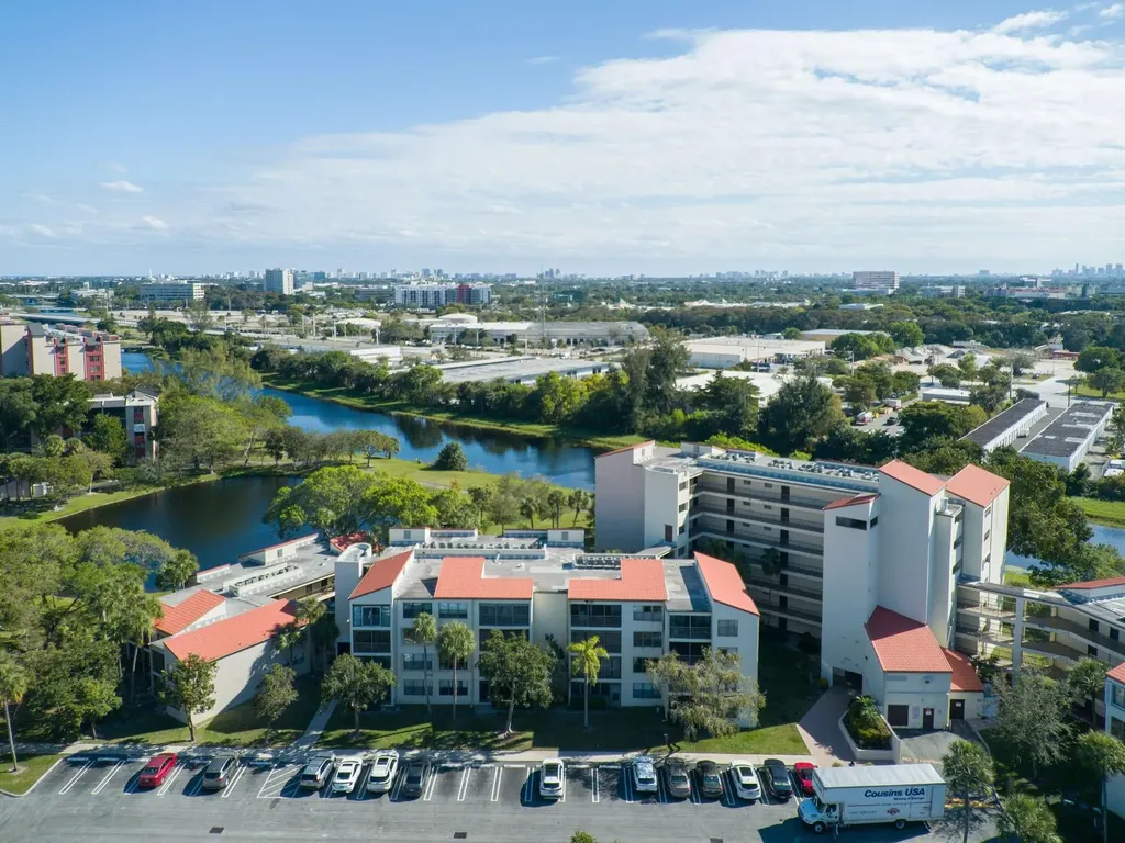 2322 S Cypress Bend Drive Pompano Beach FL 33069