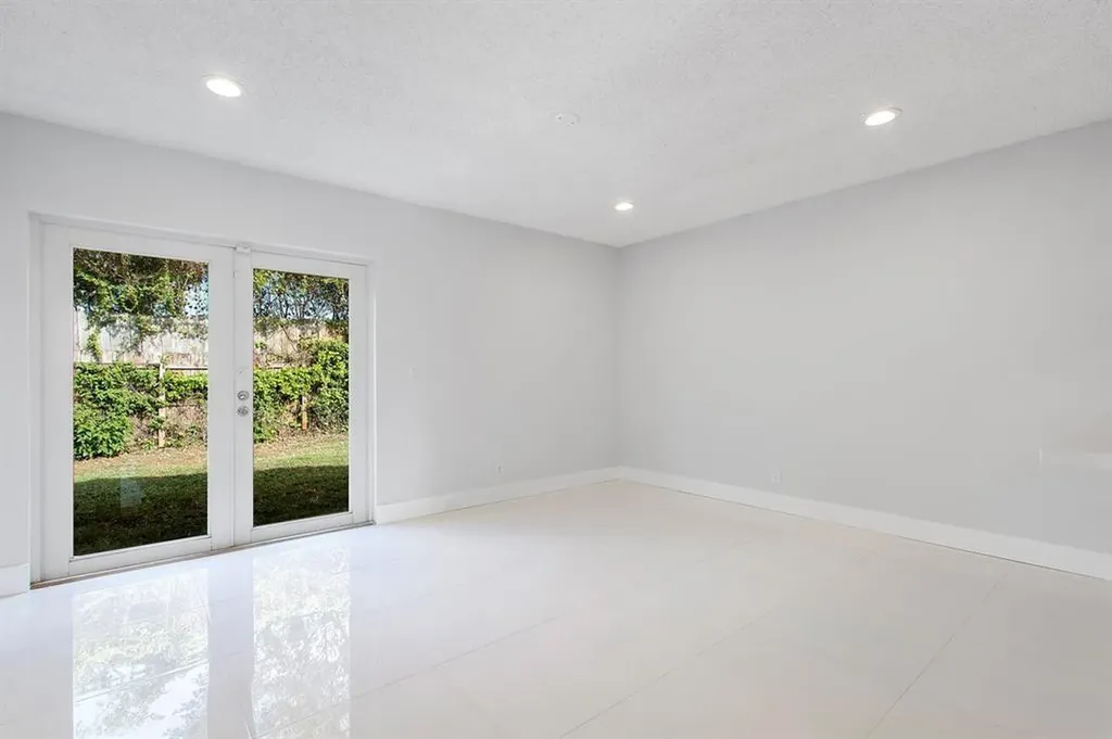 9611 Saddlebrook Drive Boca Raton FL 33496