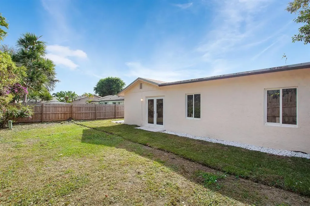 9611 Saddlebrook Drive Boca Raton FL 33496