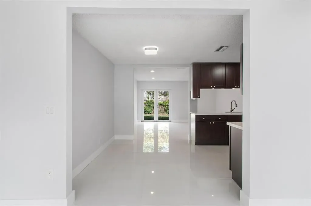 9611 Saddlebrook Drive Boca Raton FL 33496