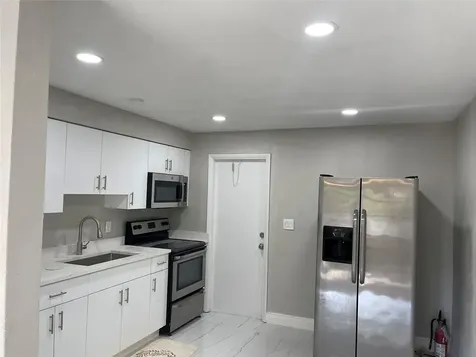 721 SW 8th Street Pompano Beach FL 33060