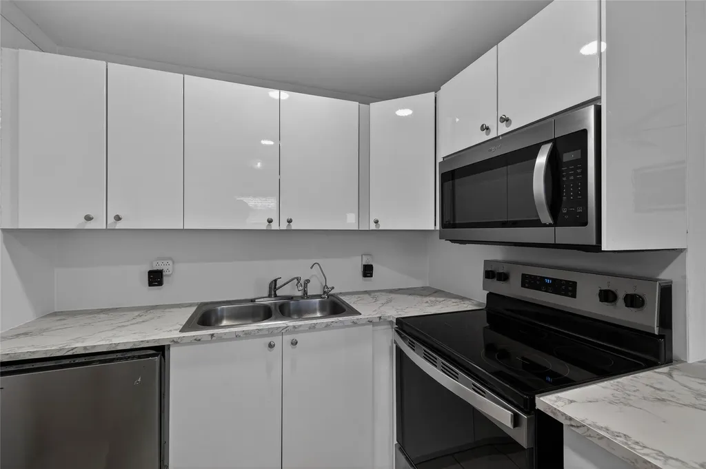 51 Farnham C Deerfield Beach FL 33442