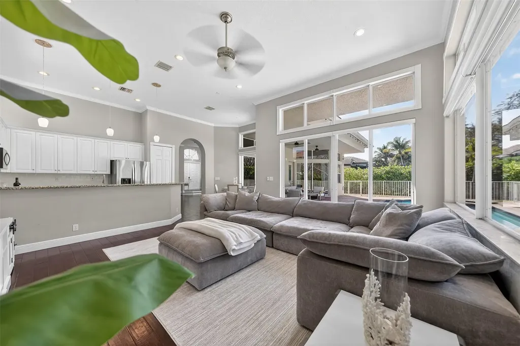 6897 NW 107th Terrace Parkland FL 33076