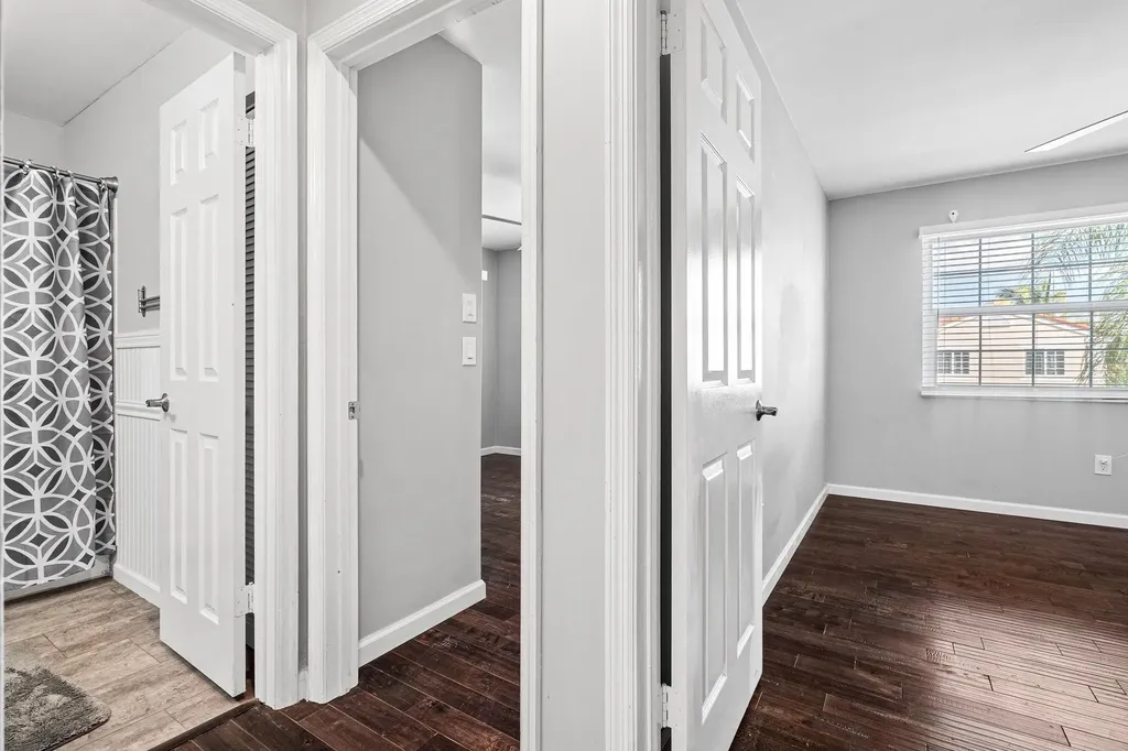 601 Lakeshore Terrace Davie FL 33325