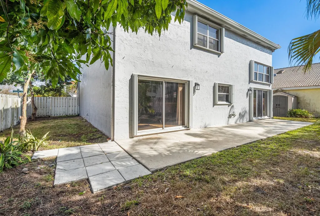 601 Lakeshore Terrace Davie FL 33325
