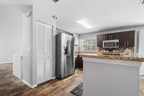 601 Lakeshore Terrace Davie FL 33325