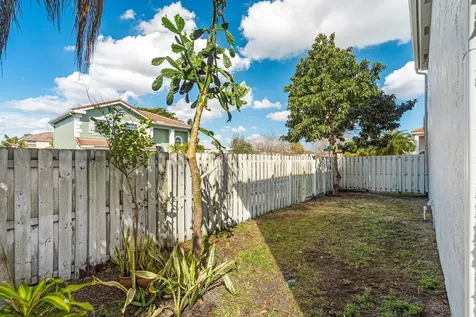 601 Lakeshore Terrace Davie FL 33325