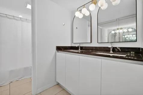 3900 N Hills Drive Hollywood FL 33021