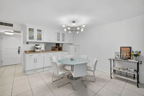 3900 N Hills Drive Hollywood FL 33021