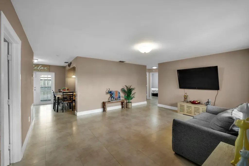 10901 Granite Street Boca Raton FL 33428