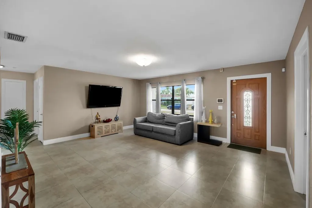 10901 Granite Street Boca Raton FL 33428