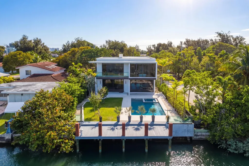 930 S Shore Drive Miami Beach FL 33141