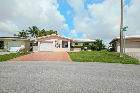 5807 NW 85th Avenue Tamarac FL 33321