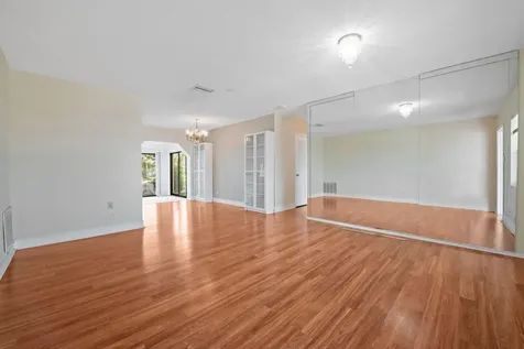 5807 NW 85th Avenue Tamarac FL 33321