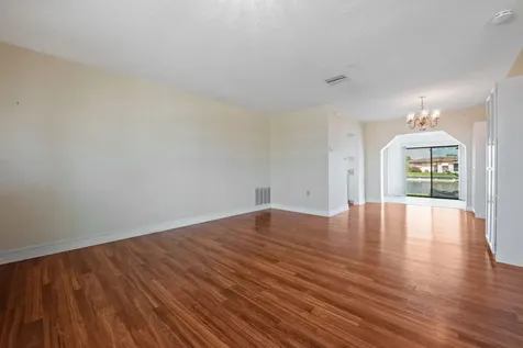 5807 NW 85th Avenue Tamarac FL 33321