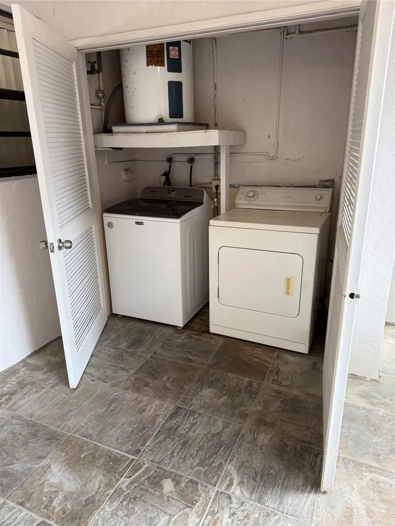 8601 NW 34th Place Sunrise FL 33351