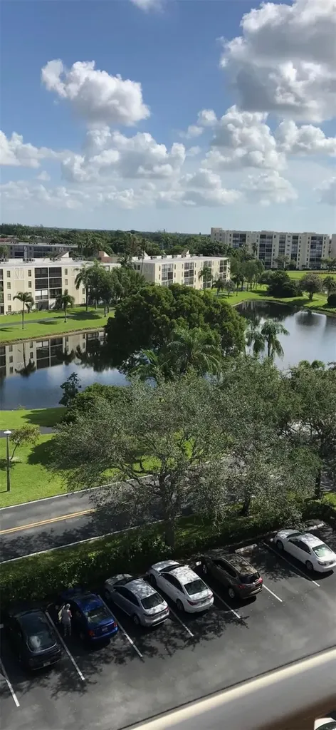 7290 Kinghurst Drive Delray Beach FL 33446