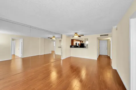 118 Royal Park Drive Oakland Park FL 33309