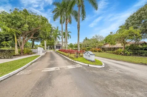 118 Royal Park Drive Oakland Park FL 33309