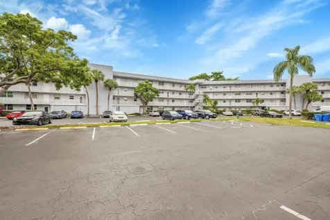 118 Royal Park Drive Oakland Park FL 33309
