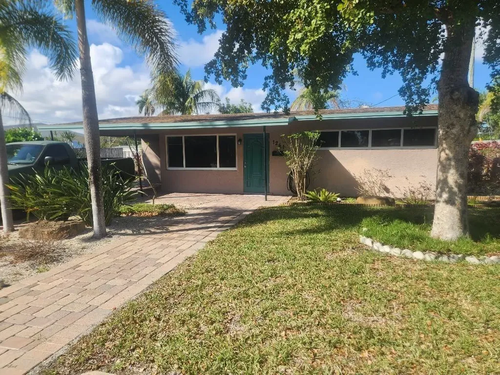 1261 NE 2 Street Pompano Beach FL 33060