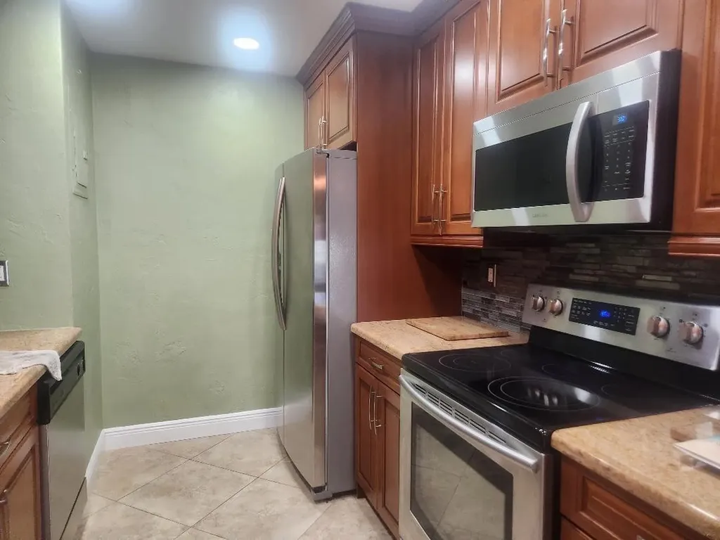1261 NE 2 Street Pompano Beach FL 33060