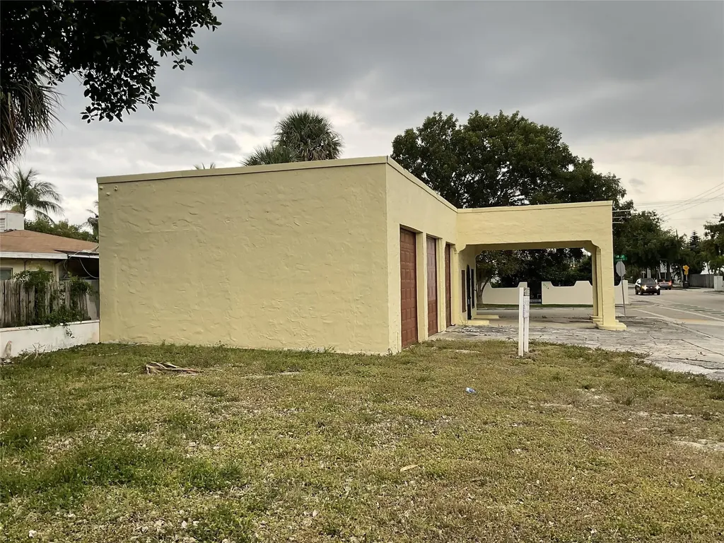 3712 S Olive Avenue West Palm Beach FL 33405