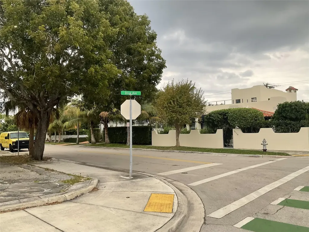 3712 S Olive Avenue West Palm Beach FL 33405