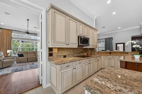 6515 NW 95th Lane Parkland FL 33076