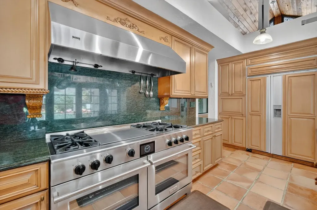 5720 SW 33rd Terrace Hollywood FL 33312
