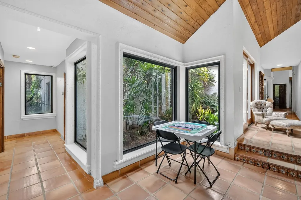 5720 SW 33rd Terrace Hollywood FL 33312