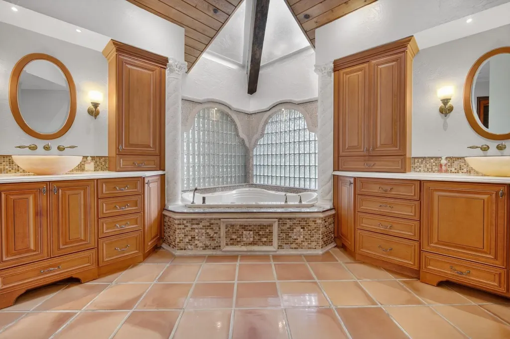 5720 SW 33rd Terrace Hollywood FL 33312