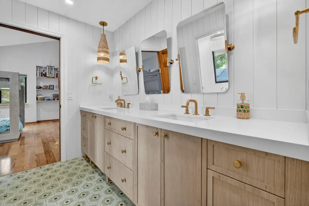 5720 SW 33rd Terrace Hollywood FL 33312