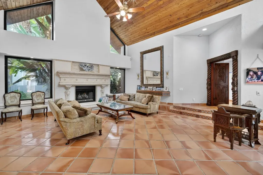 5720 SW 33rd Terrace Hollywood FL 33312