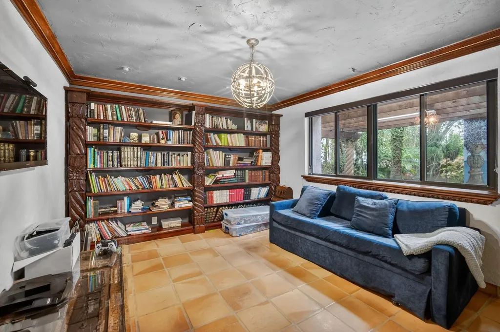 5720 SW 33rd Terrace Hollywood FL 33312