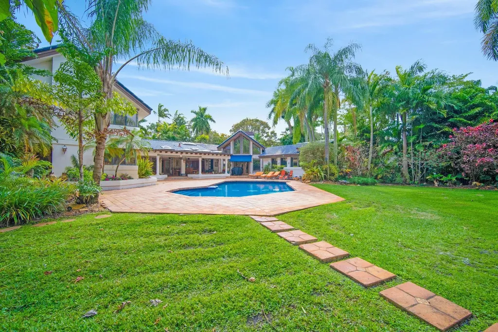 5720 SW 33rd Terrace Hollywood FL 33312