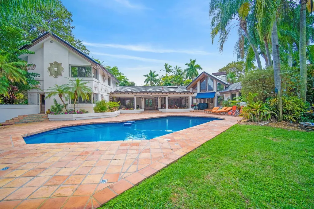 5720 SW 33rd Terrace Hollywood FL 33312
